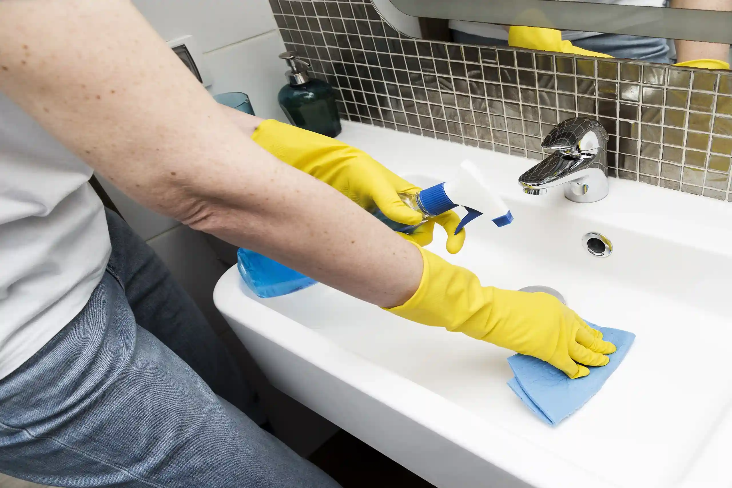 The Ultimate Guide to Bathroom Deep Cleaning Services for a Hygienic Home